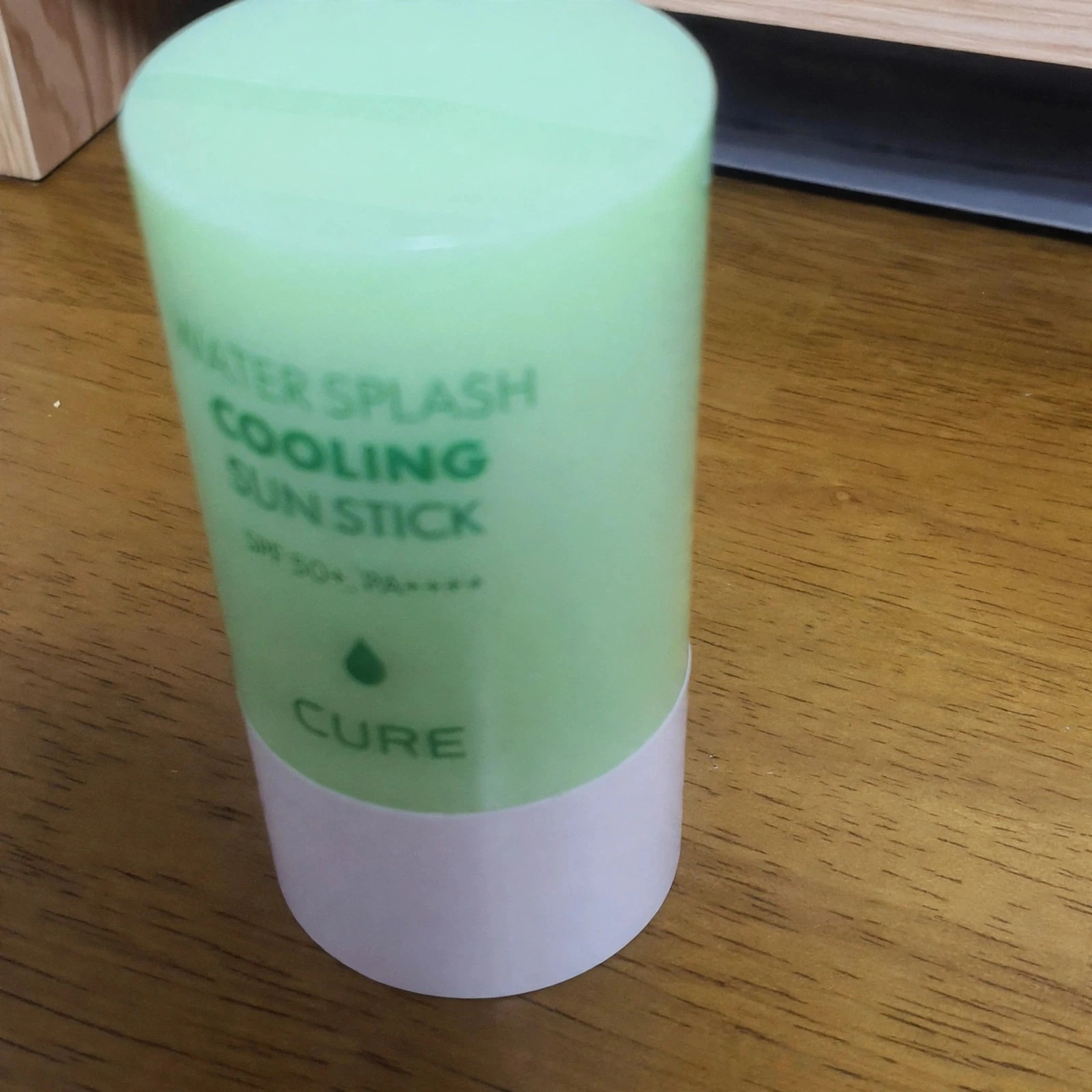 끈적임 없는 쿨링감의 끝판왕!김정문알로에 워터 스플래쉬 쿨링 선스틱 SPF50+ 2개 솔직 후기 및 60% 특가 소식
